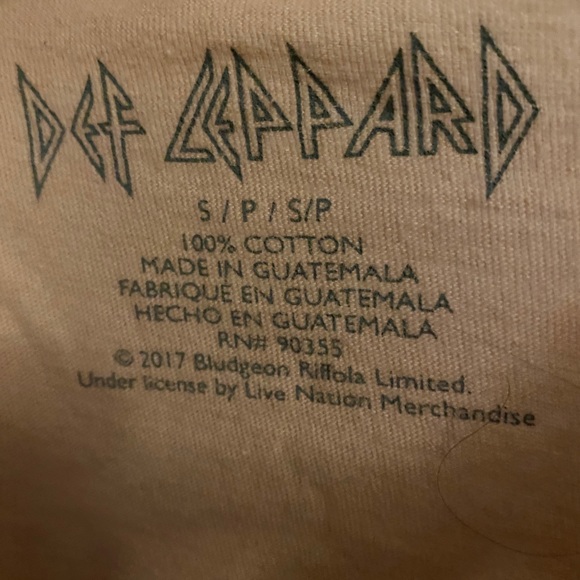 Pink cropped def leopard t shirt - Picture 4 of 5